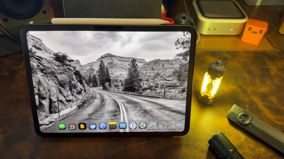 nomad-leather-folio-kickstand Nomad Leather Folio for iPad Pro 11 in kickstand position on desk with Apple Pencil